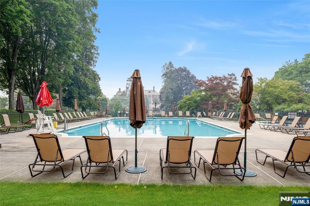 84 Walsh Drive Mahwah, NJ 07430 - Photo 44 of 50