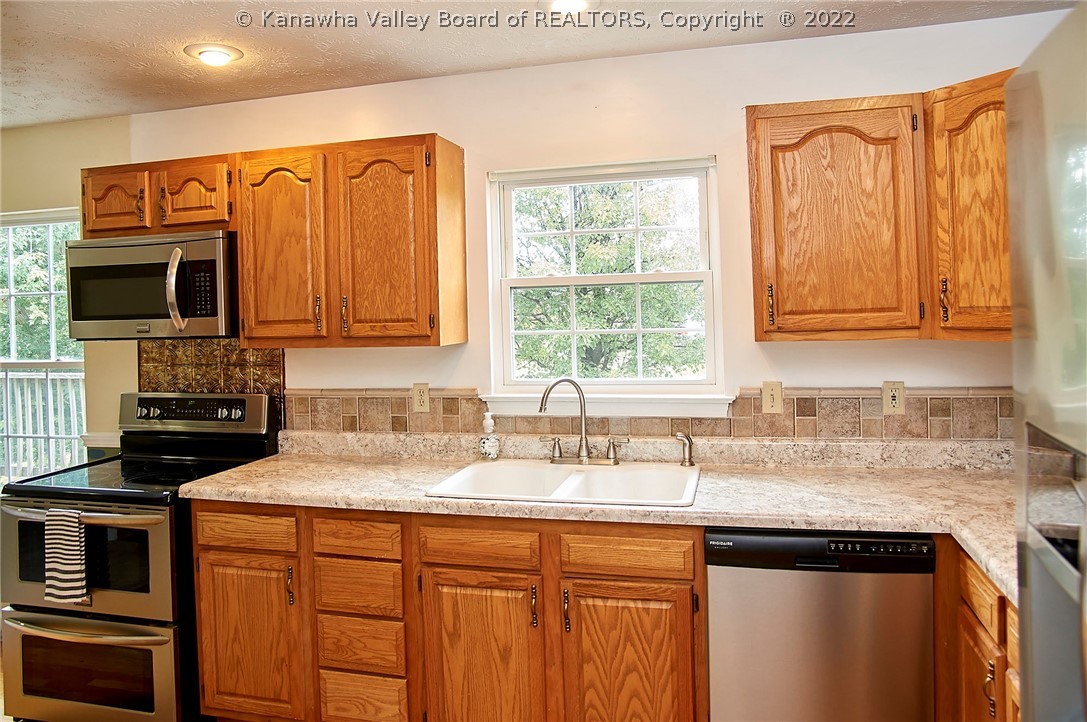 18322 Jerrys Run Road Fraziers Bottom, WV 25082 - Photo 4 of 49 Gallery Image 4