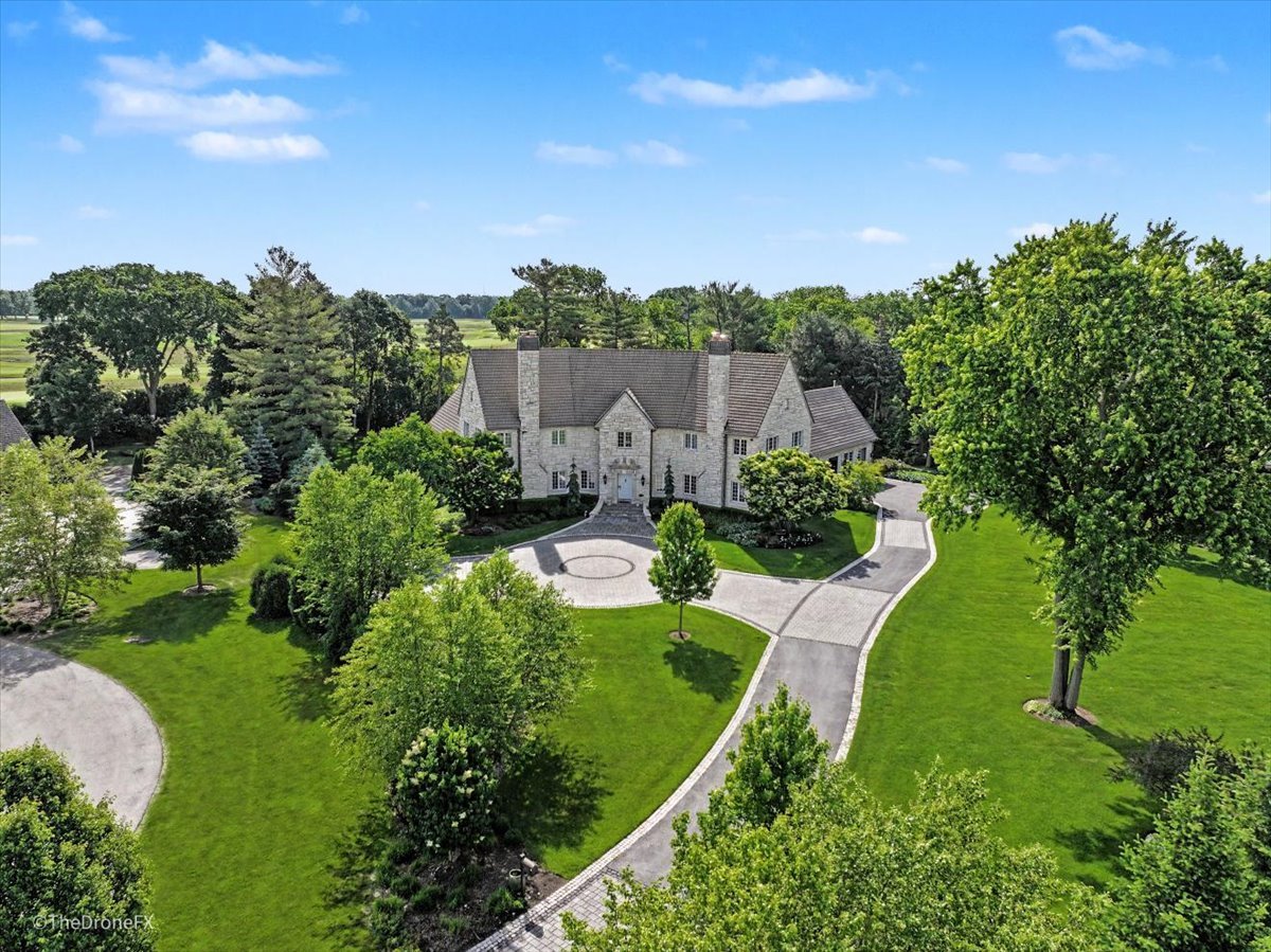 25W451 Plamondon Road Wheaton, IL 60189 - Photo 1 of 66