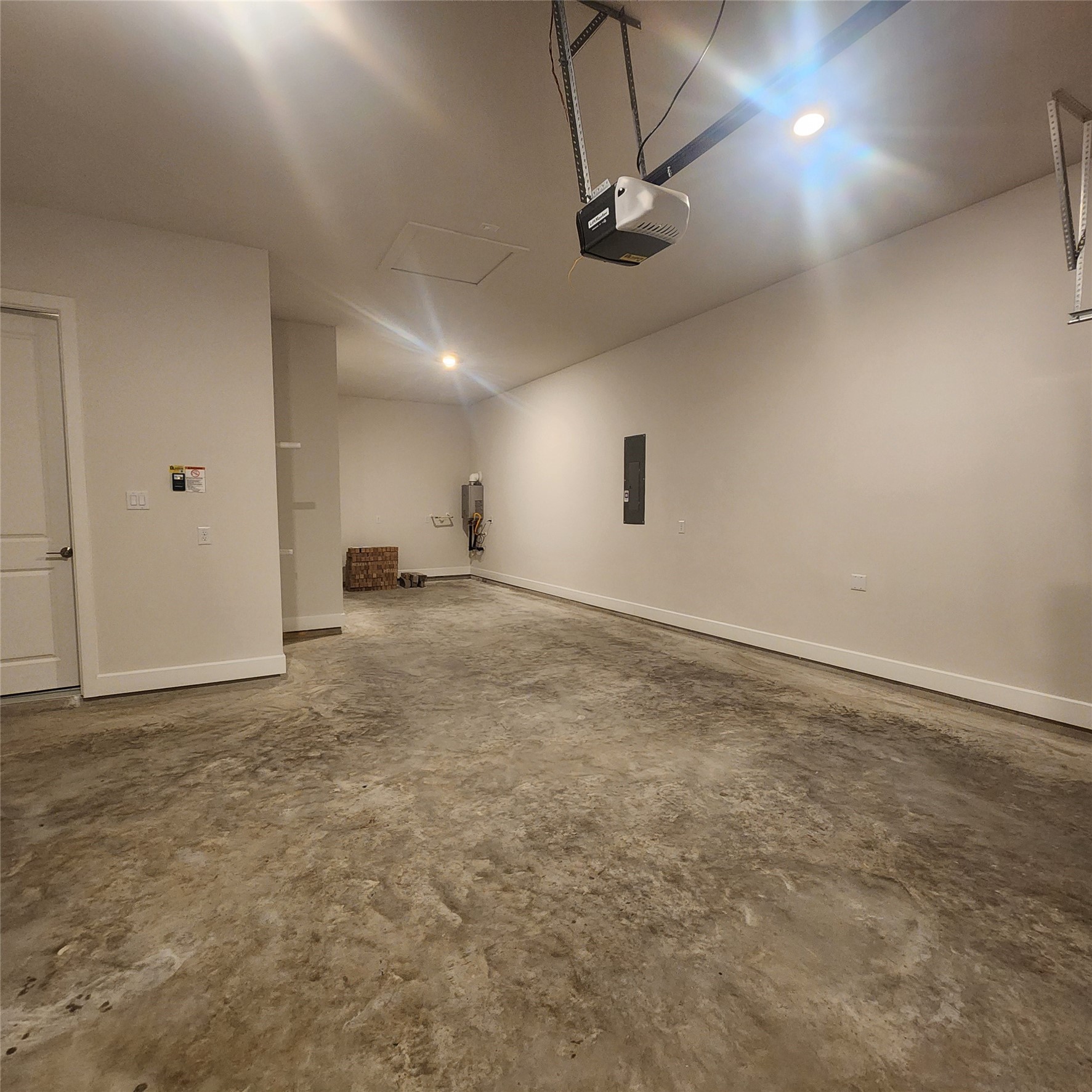17507 Tulip Mdw Road Richmond, TX 77407 - Photo 42 of 47 an empty room with a ceiling fan and window