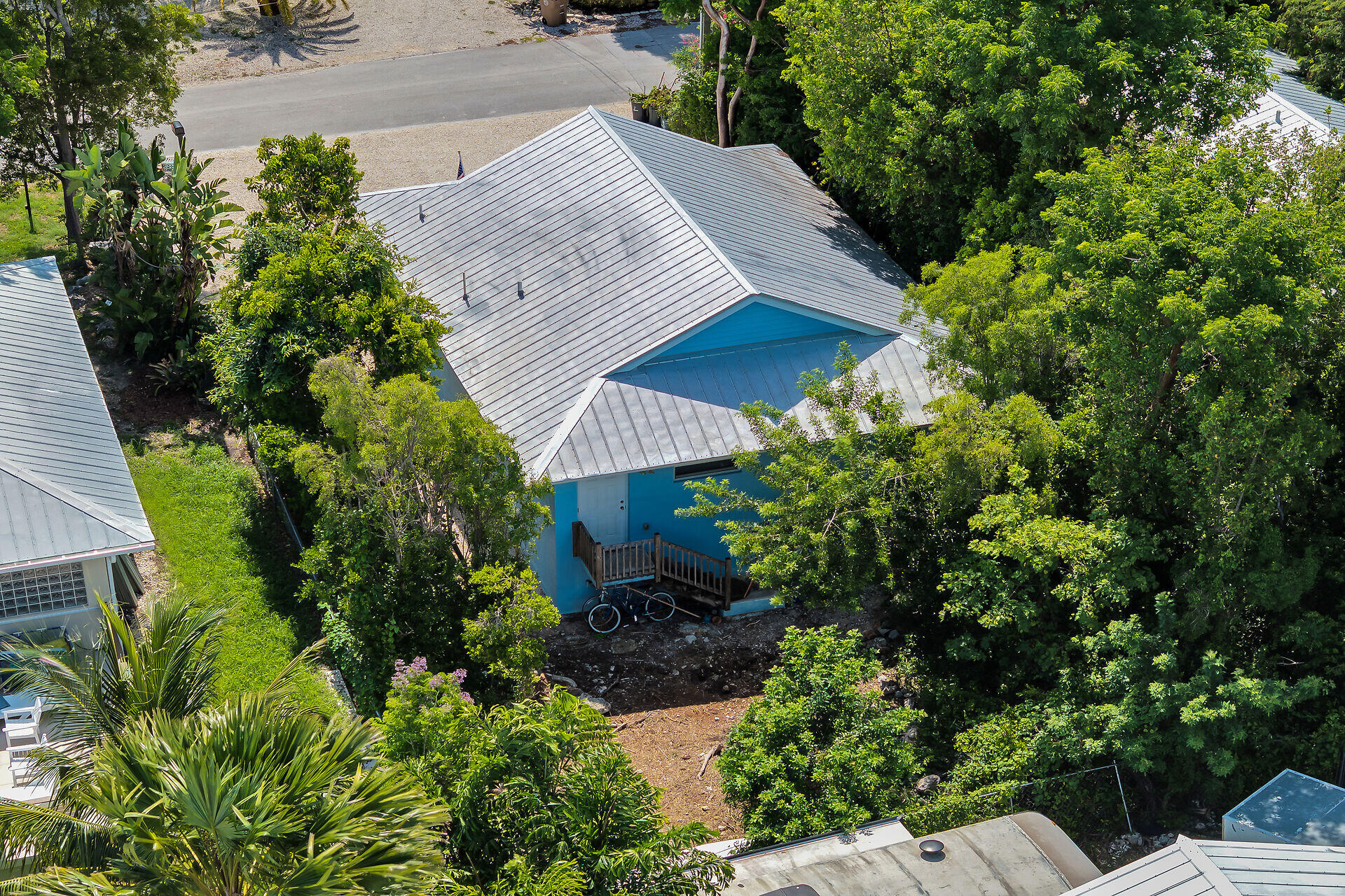 894 La Paloma Road Key Largo, FL 33037 - Photo 31 of 37 an aerial view of a house
