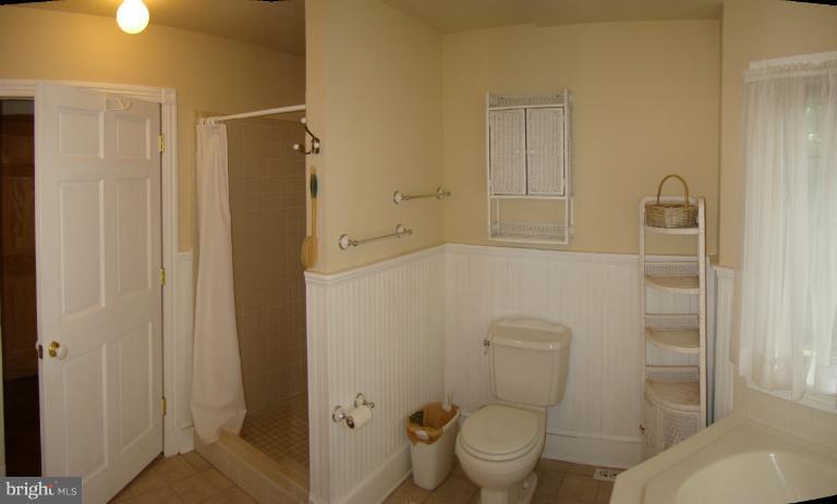 106 Central Avenue Ridgely, MD 21660 - Photo 13 of 30 Bath (Master)