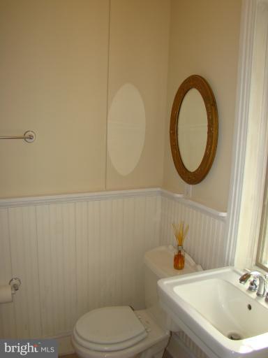 106 Central Avenue Ridgely, MD 21660 - Photo 23 of 30 Main Level Full Bath