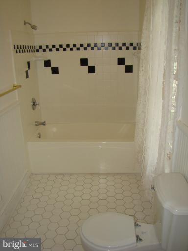 106 Central Avenue Ridgely, MD 21660 - Photo 6 of 30 Hall Bath