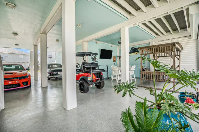 $675,000 | 1171 Sailfish Street, Bayou Vista, TX 77563