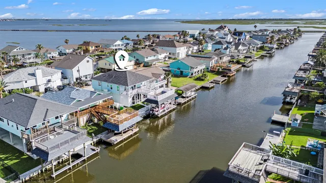 $675,000 | 1171 Sailfish Street, Bayou Vista, TX 77563