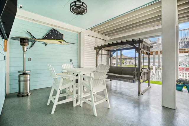 $675,000 | 1171 Sailfish Street, Bayou Vista, TX 77563