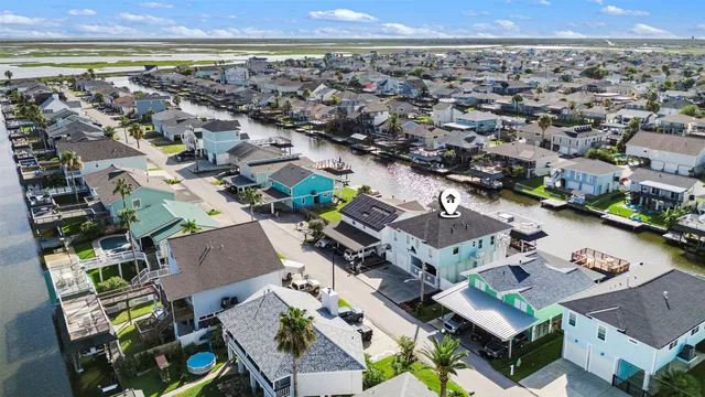 $675,000 | 1171 Sailfish Street, Bayou Vista, TX 77563