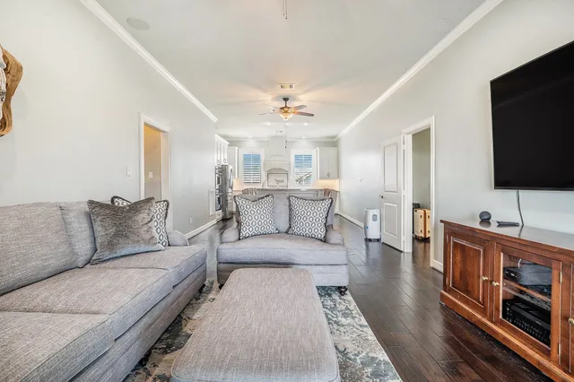 $675,000 | 1171 Sailfish Street, Bayou Vista, TX 77563