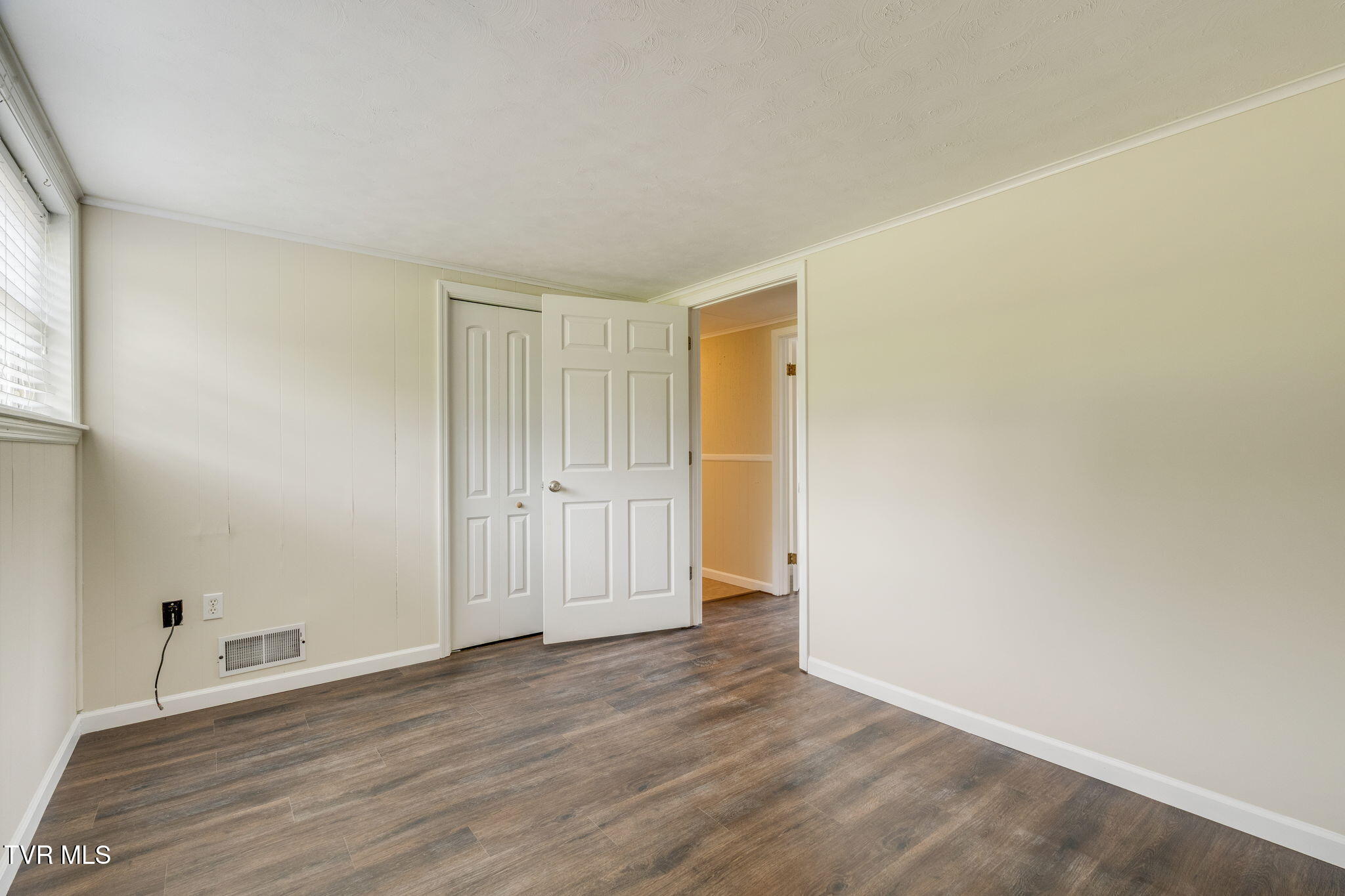 2125 Bonaire Road Kingsport, TN 37660 - Photo 27 of 49 016b-Bedroom 3