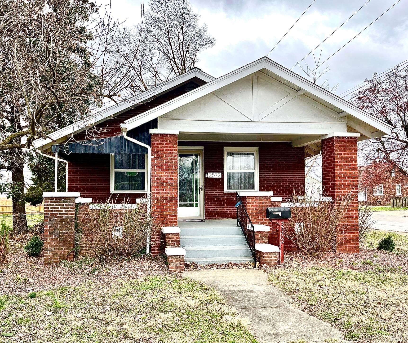 2572 Stringtown Road Evansville, IN 47711 - Photo 1 of 33 Gallery Image 1