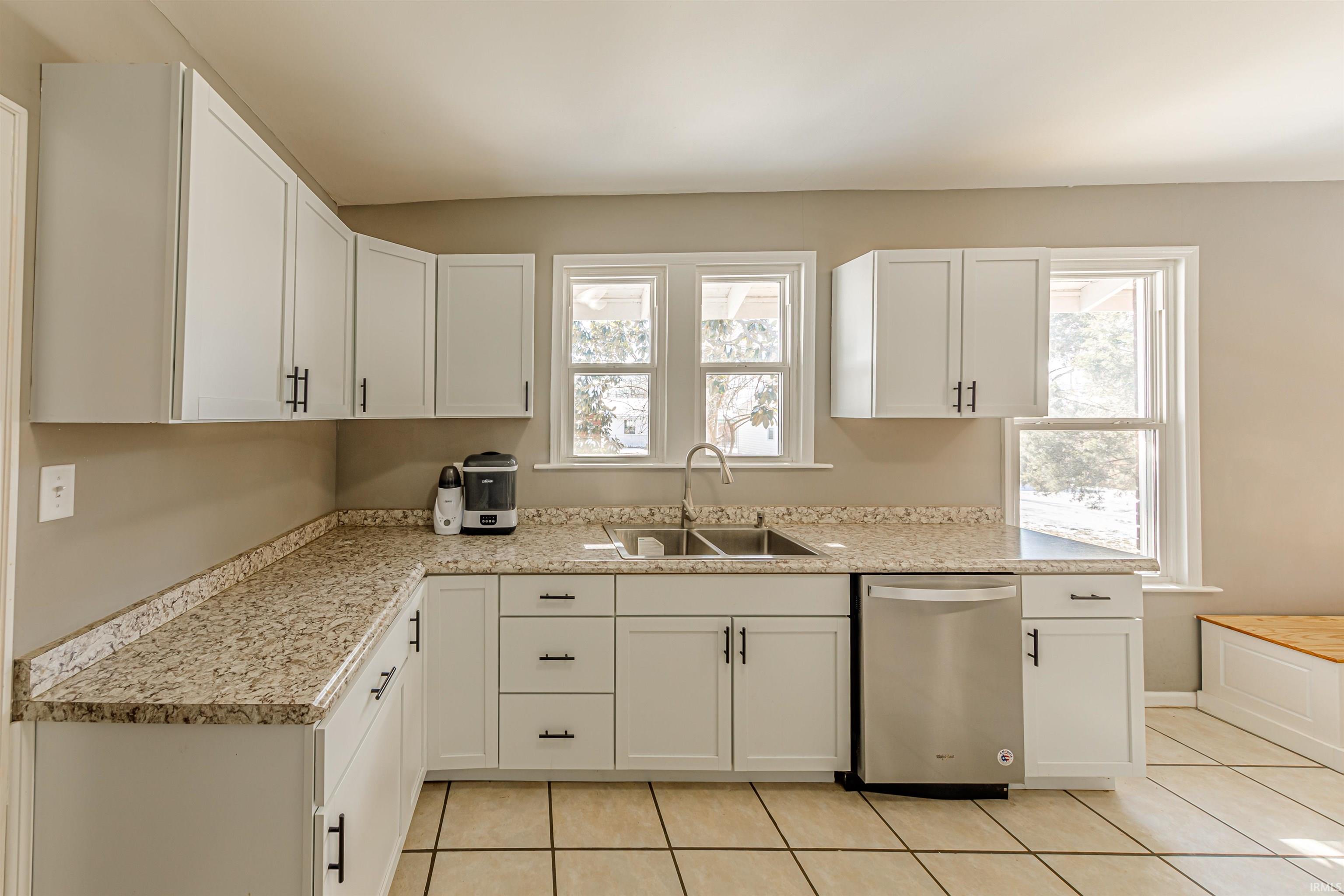 2572 Stringtown Road Evansville, IN 47711 - Photo 17 of 33 Gallery Image 17