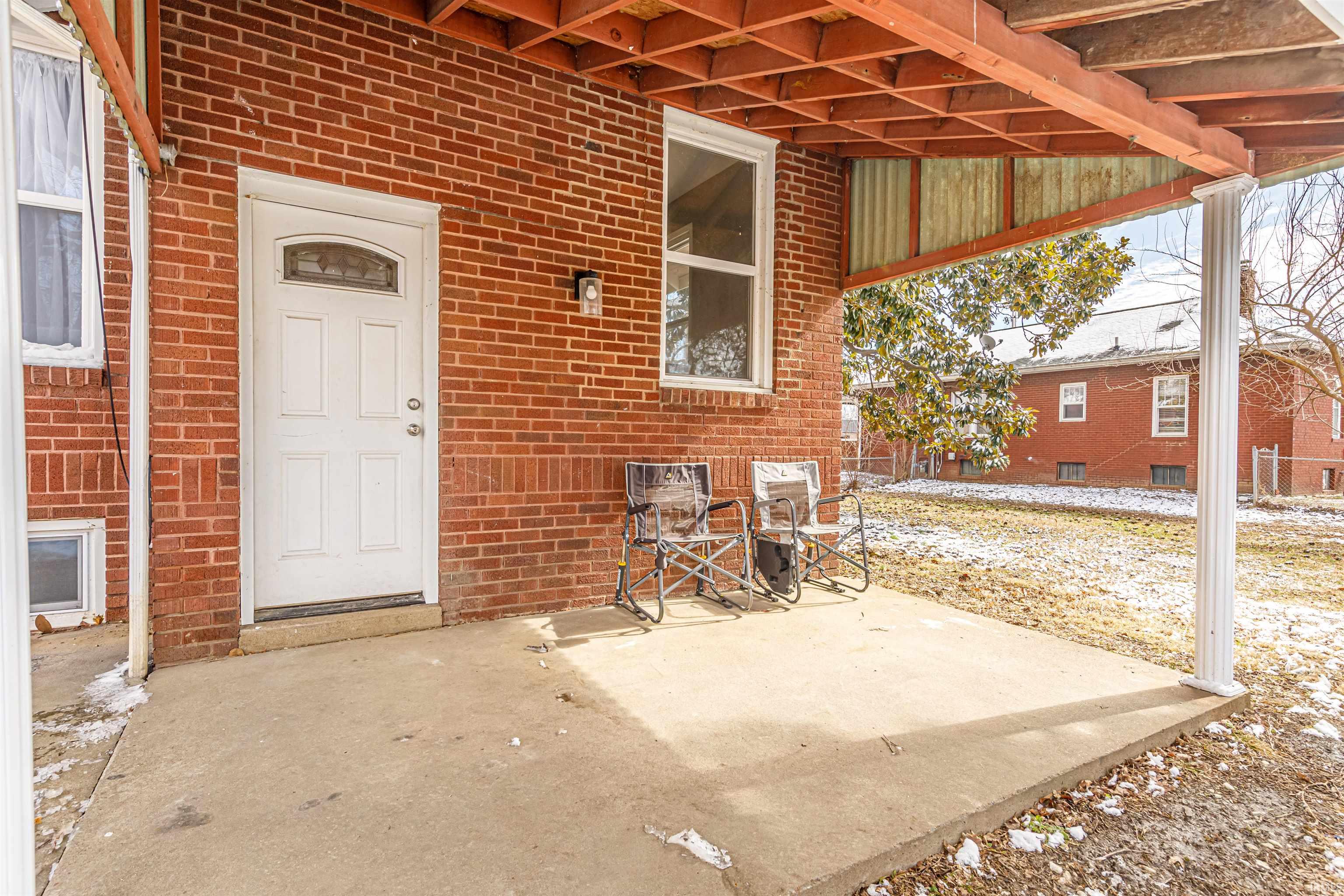 2572 Stringtown Road Evansville, IN 47711 - Photo 4 of 33 Gallery Image 4