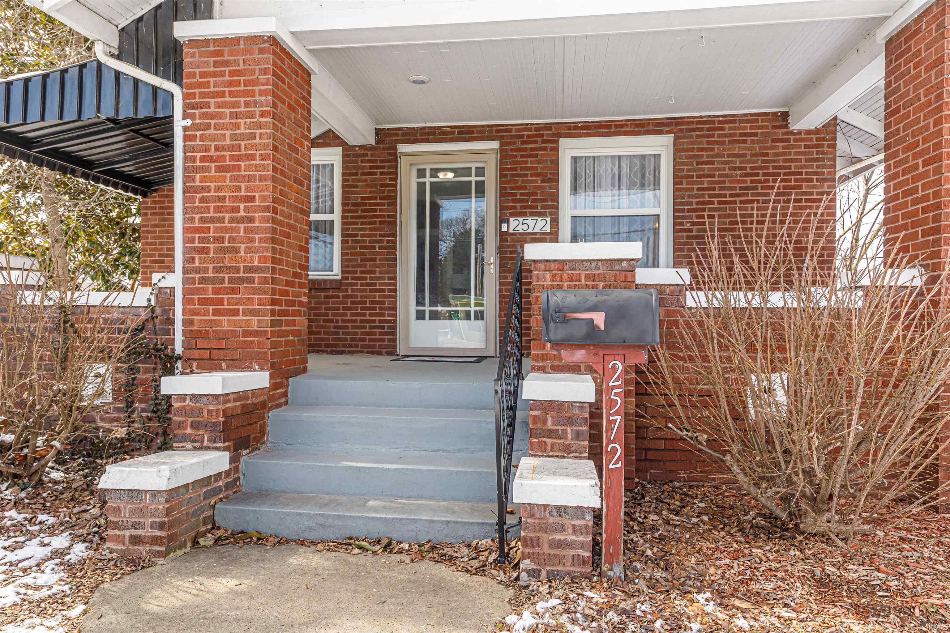 2572 Stringtown Road Evansville, IN 47711 - Photo 7 of 33 Gallery Image 7