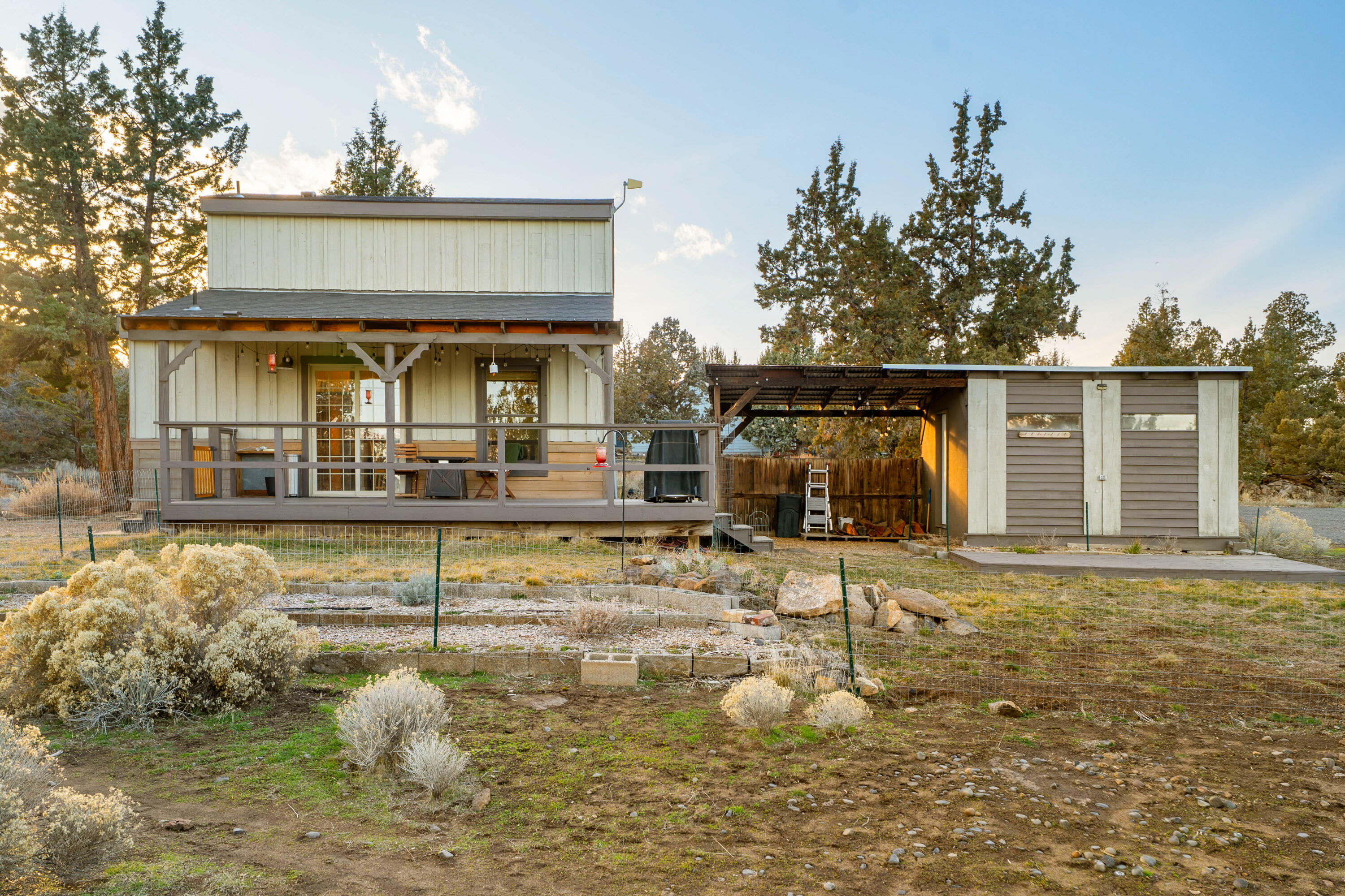 21150 Southwest Gift Road Bend, OR 97703 - Photo 27 of 47 Exterior
