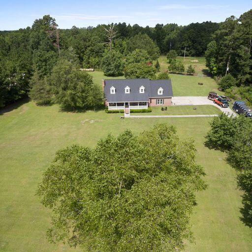 6511 State Rd S-15-50 Smoaks, SC 29481 - Photo 8 of 57 elcrH1Sc