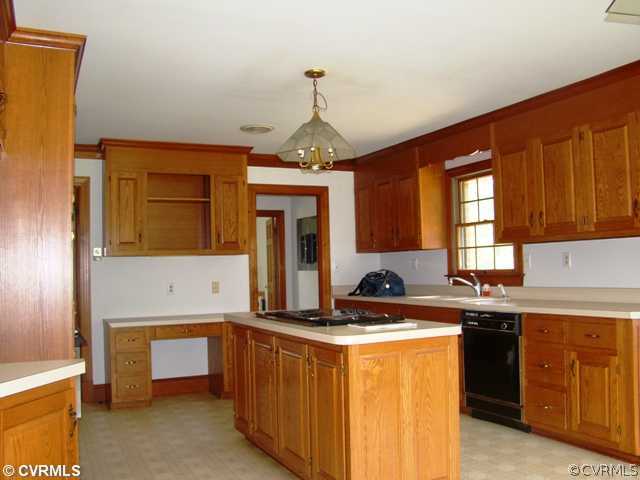 12252 East Quaker Road Disputanta, VA 23842 - Photo 6 of 16 Kitchen