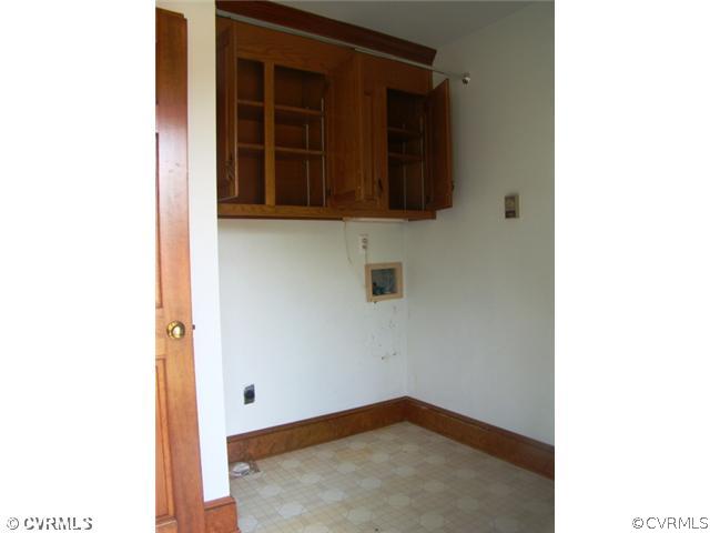 12252 East Quaker Road Disputanta, VA 23842 - Photo 8 of 16 Laundry