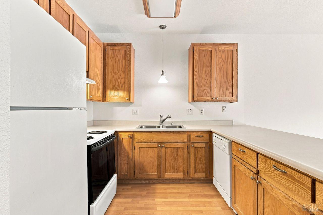 2420 Edgewater Drive, Unit 15 Santa Rosa, CA 95407 - Photo 9 of 25 Gallery Image 9
