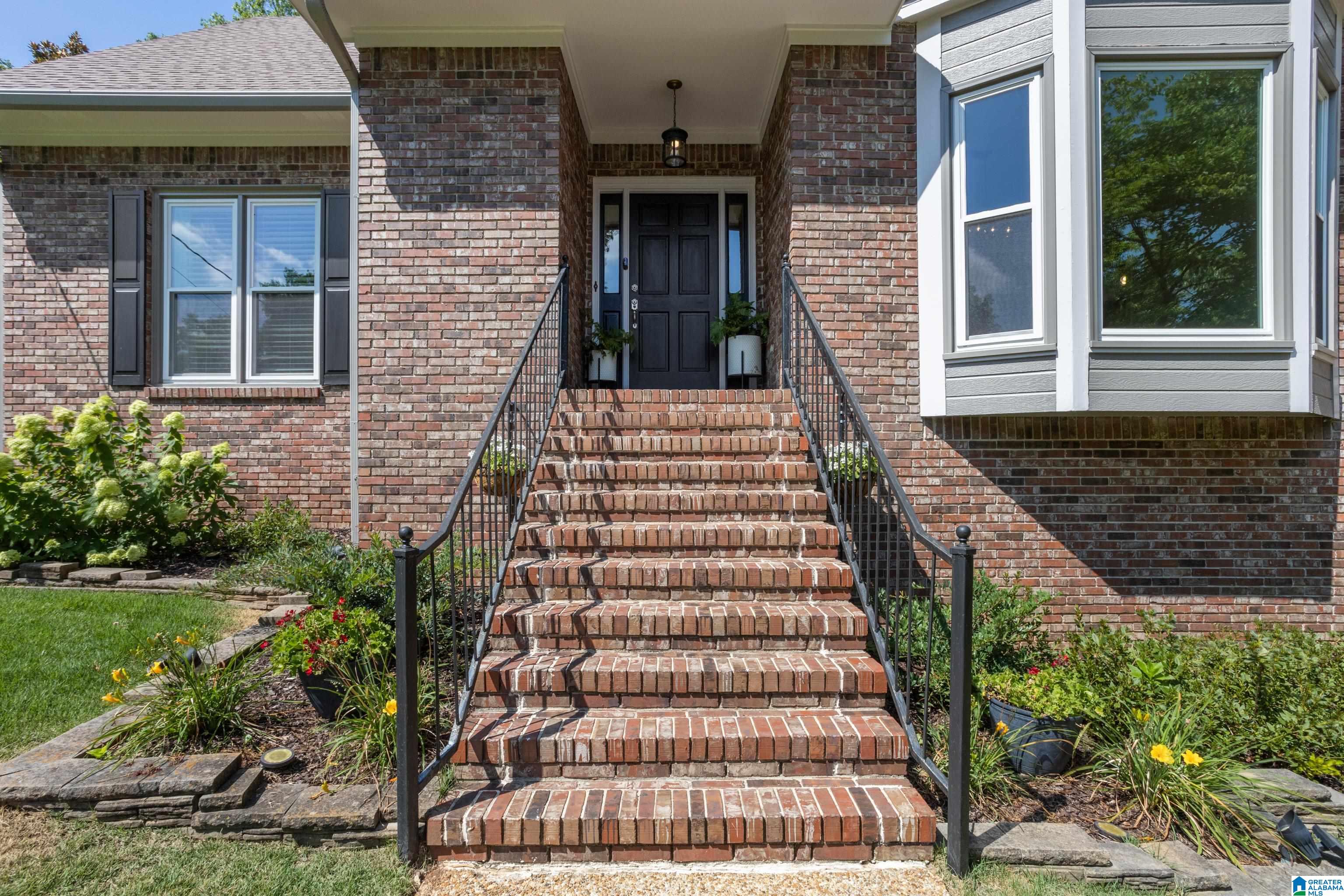 303 Newgate Court Alabaster, AL 35007 - Photo 2 of 76