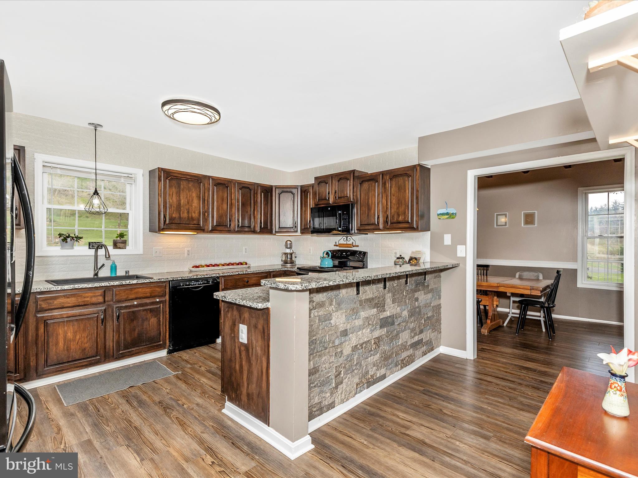17128 Bentzel Road Sabillasville, MD 21780 - Photo 14 of 51 Updated Kitchen