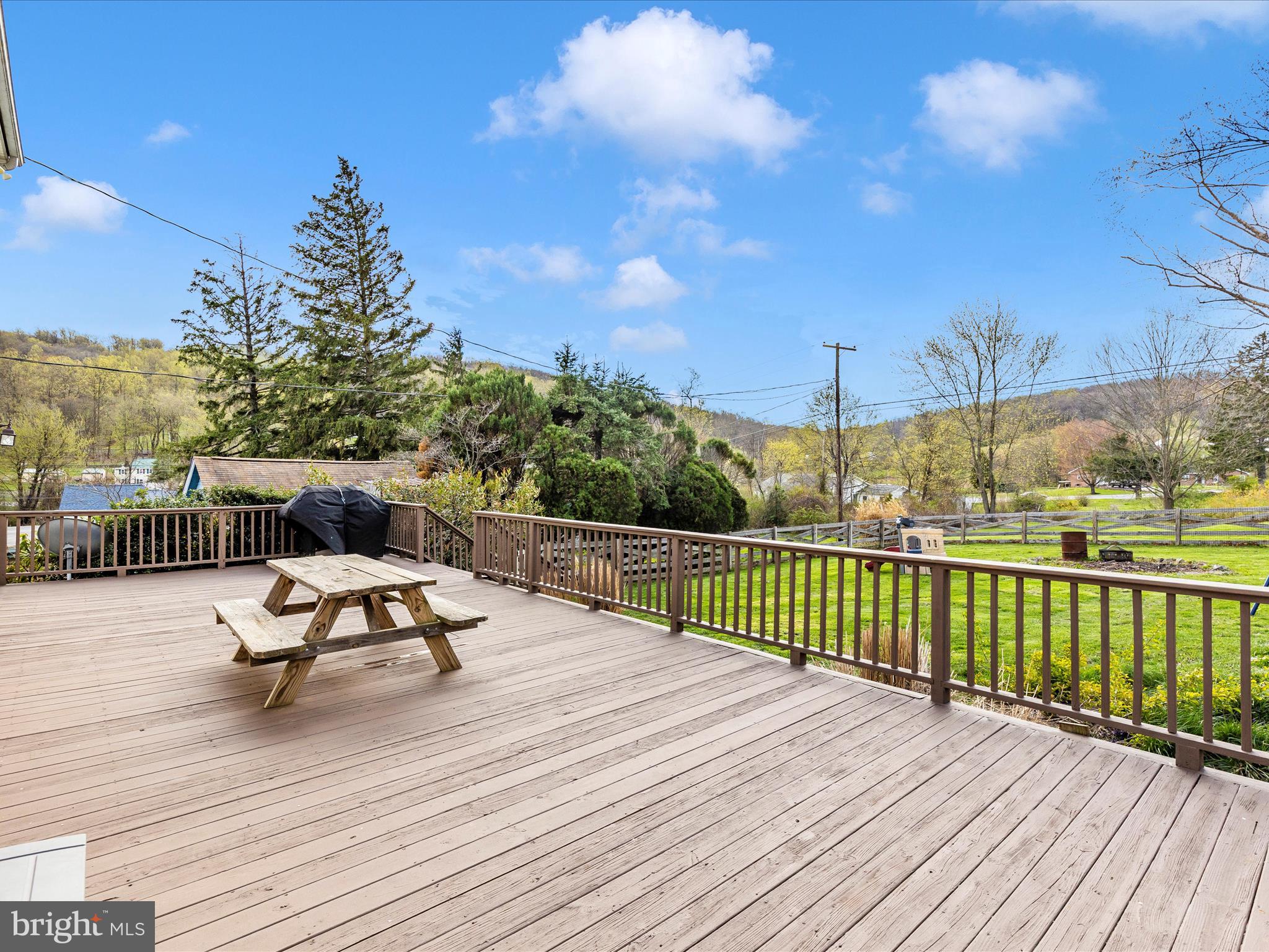 17128 Bentzel Road Sabillasville, MD 21780 - Photo 46 of 51 Party size deck with fresh stain