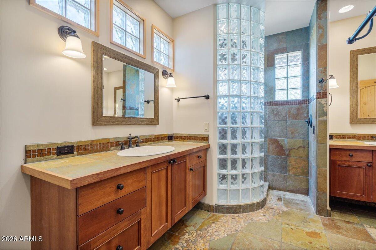 1904 Underwood Court Payson, AZ 85541 - Photo 37 of 92 Primary Bathroom