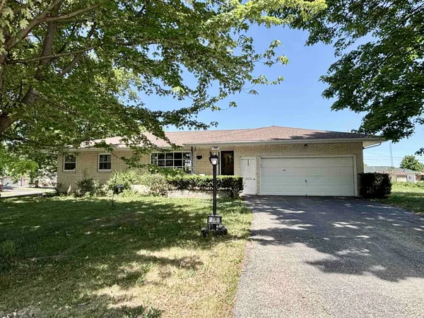 $288,000 | 306 Beacon Drive, Belvidere, IL 61008