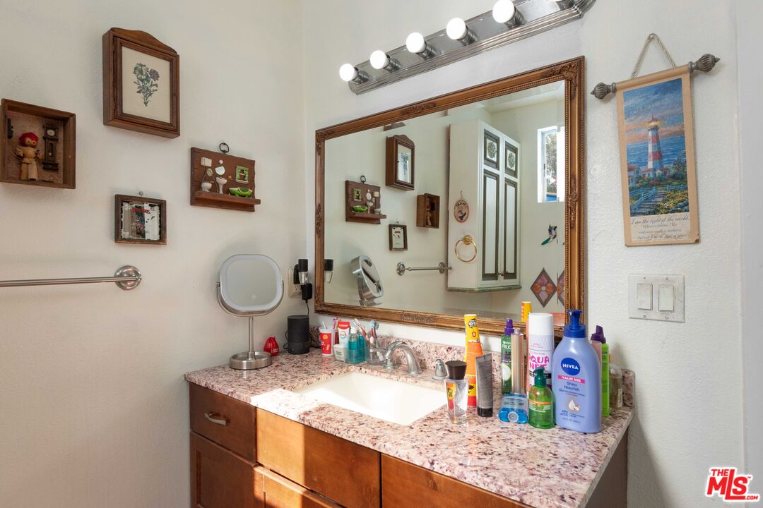 1191 Sunset Avenue Pasadena, CA 91103 - Photo 15 of 24