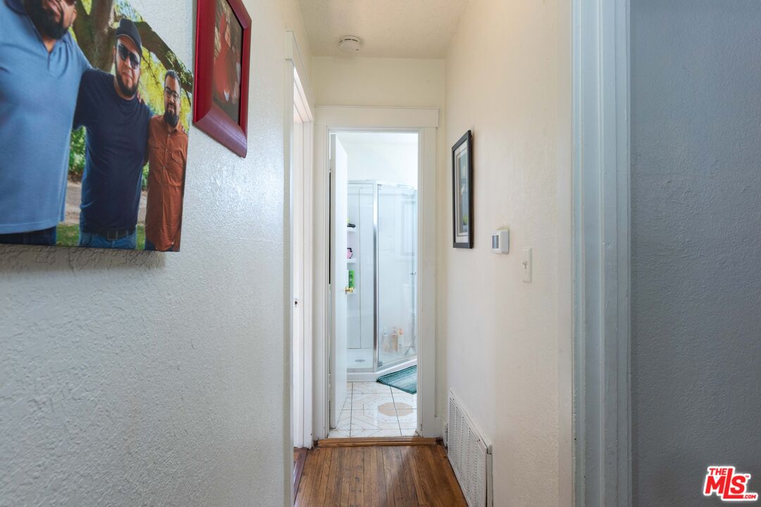 1191 Sunset Avenue Pasadena, CA 91103 - Photo 10 of 24