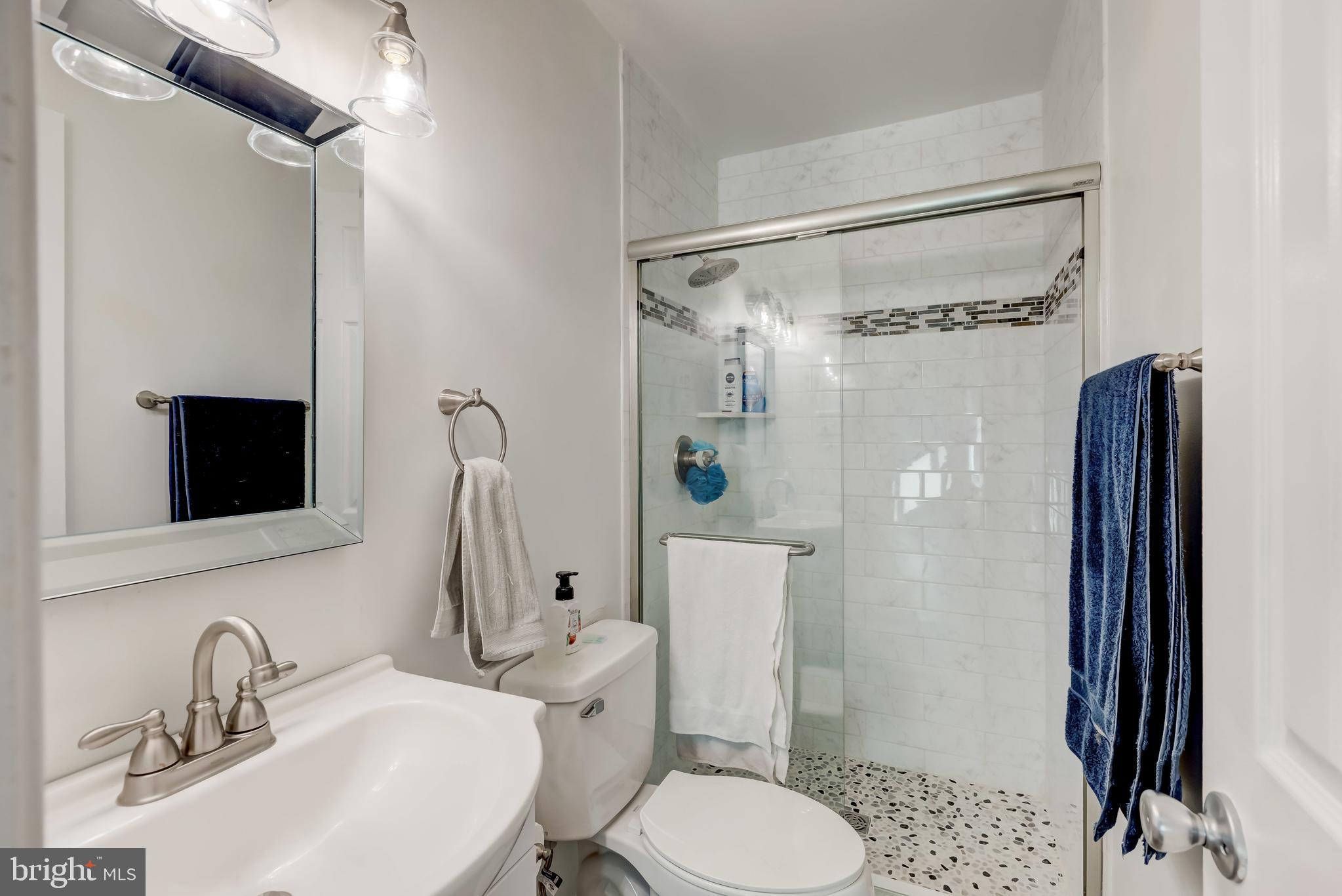 2000 Oak Lodge Road Catonsville, MD 21228 - Photo 8 of 14 Bathroom