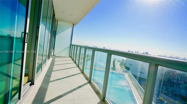 $3,700 | 888 Biscayne Boulevard, Unit 1603, Miami, FL 33132