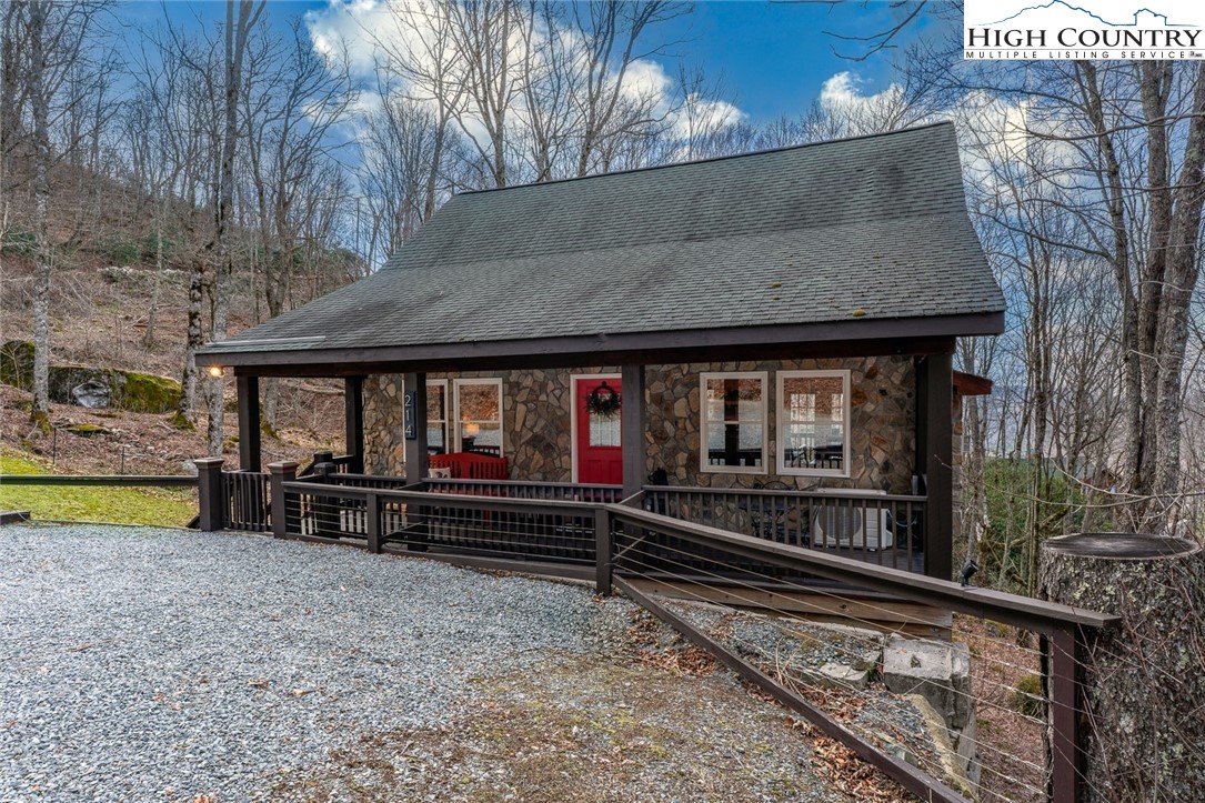 214 Sugar Bear Ridge Lane Banner Elk, NC 28604 - Photo 2 of 46