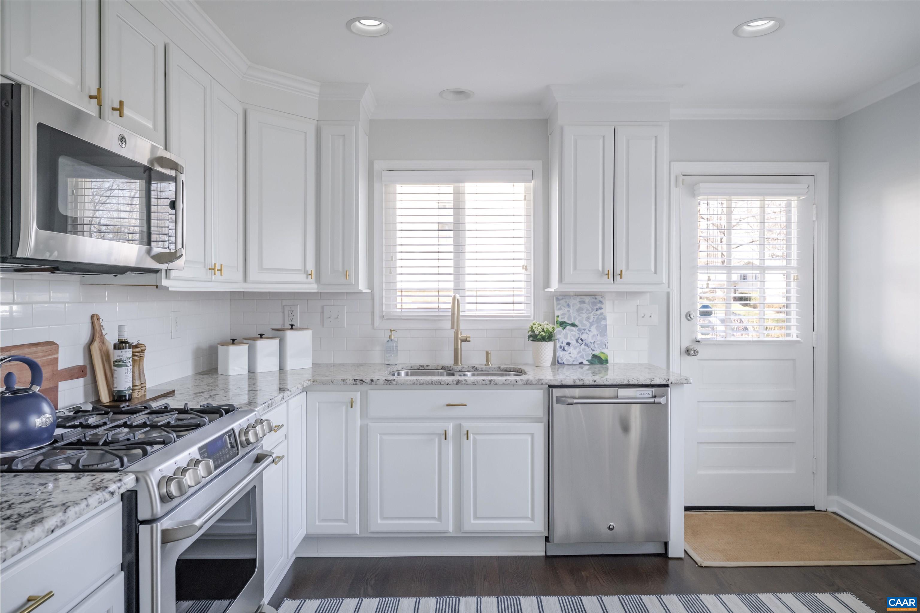1617 Trailridge Road Charlottesville, VA 22903 - Photo 10 of 47 Under cabinet lighting