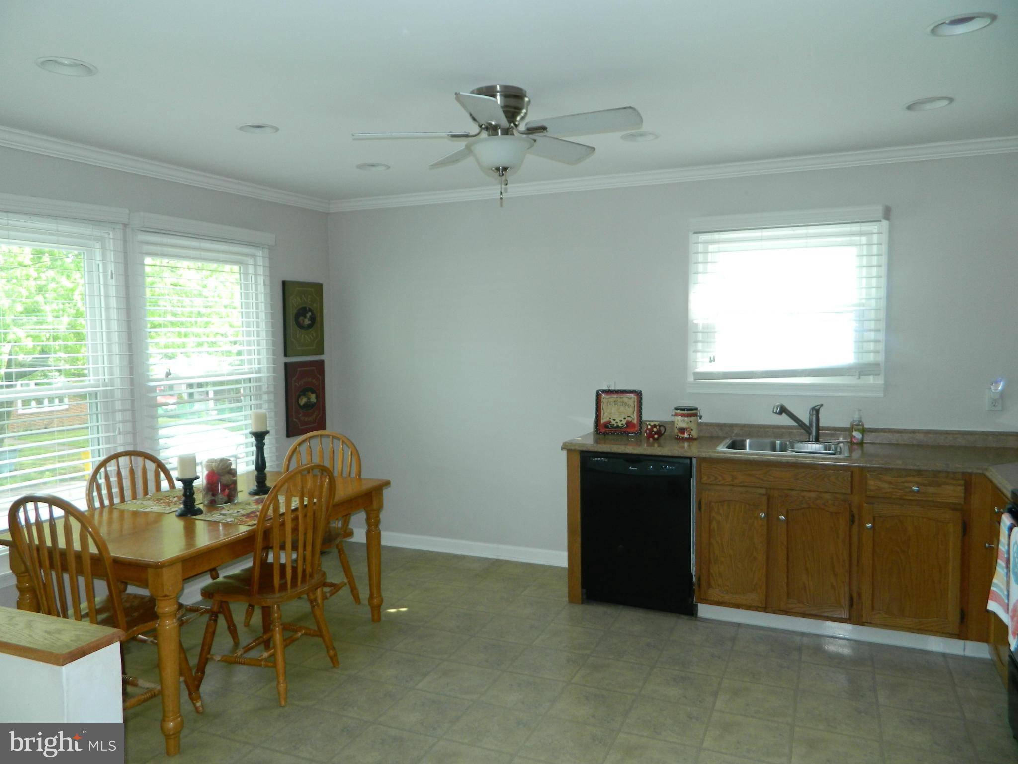 213 Lake Road Pasadena, MD 21122 - Photo 2 of 27 Kitchen