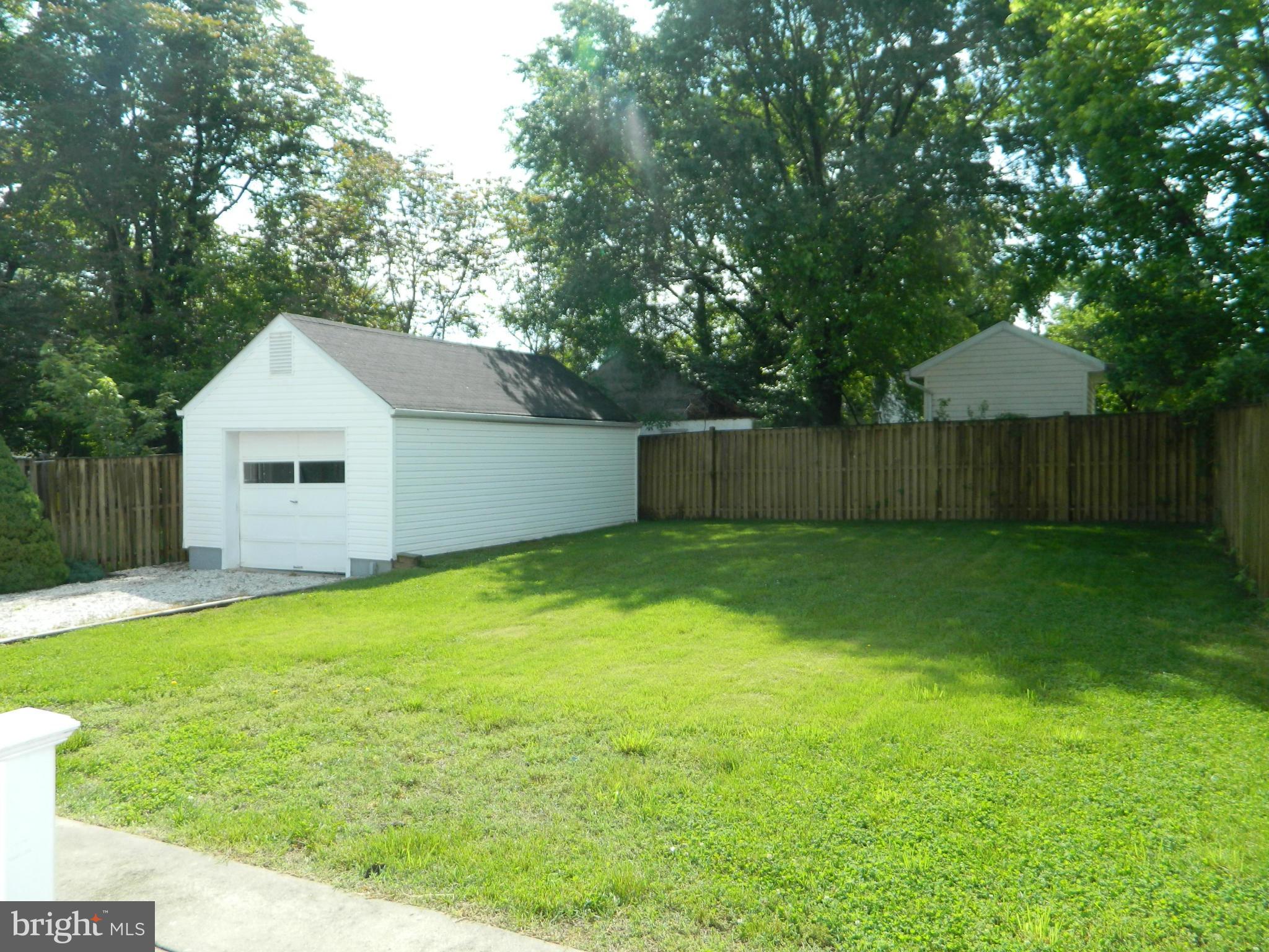 213 Lake Road Pasadena, MD 21122 - Photo 22 of 27 Exterior (Rear)