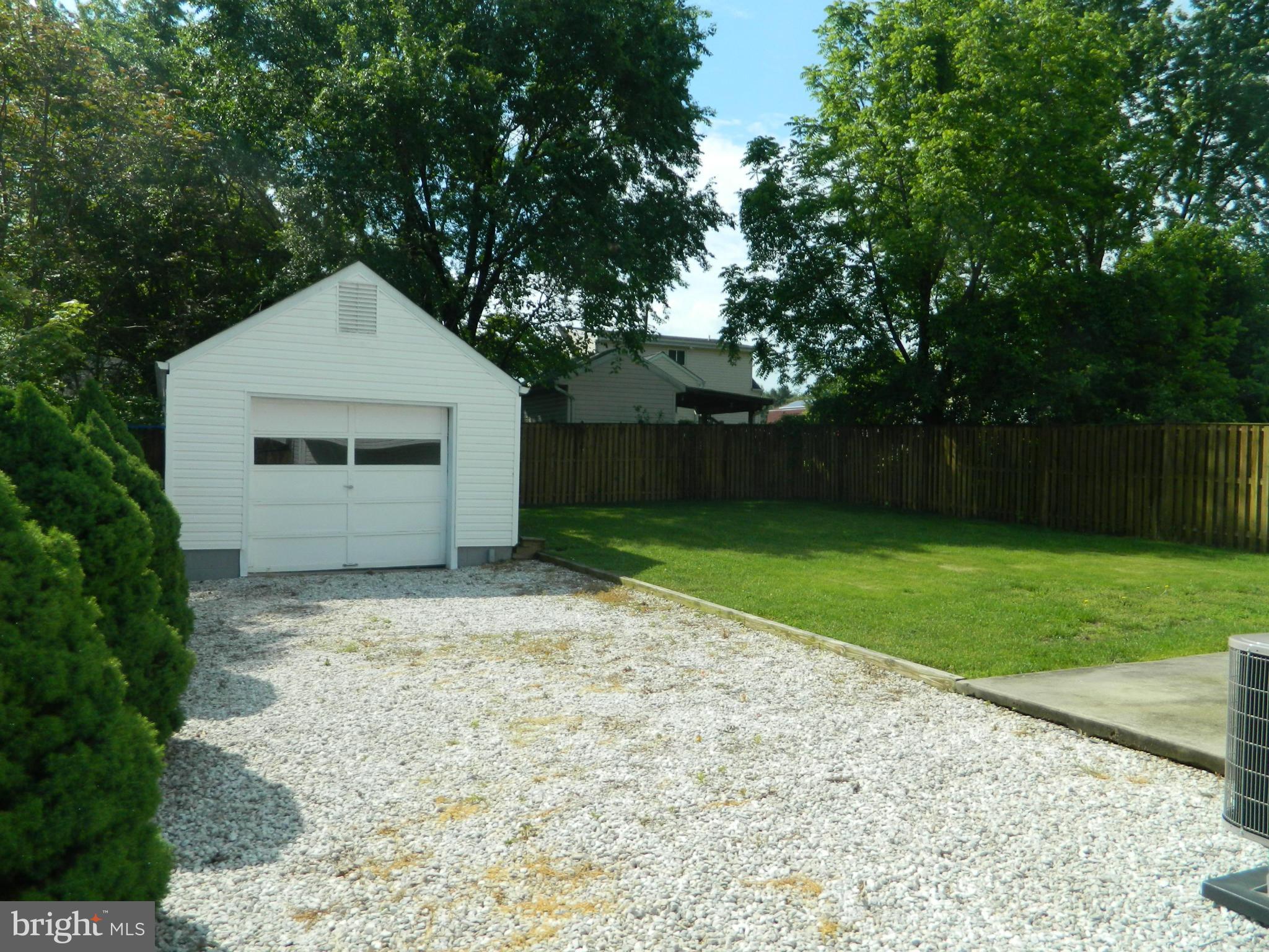 213 Lake Road Pasadena, MD 21122 - Photo 23 of 27 Exterior (Rear)
