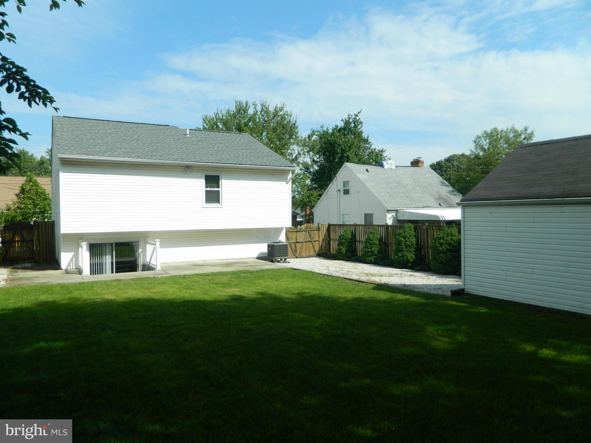 213 Lake Road Pasadena, MD 21122 - Photo 24 of 27 Exterior (Rear)