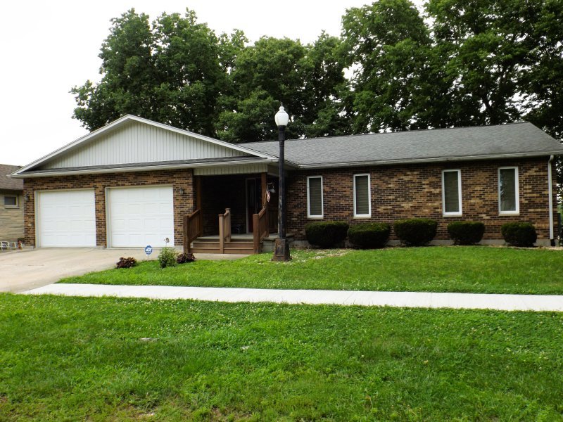 102 West Riverside Dr  