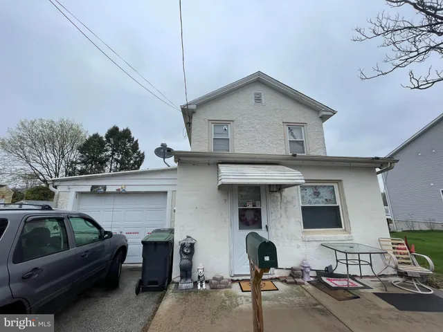 $320,000 | 21 Grant Street, Phoenixville, PA 19460