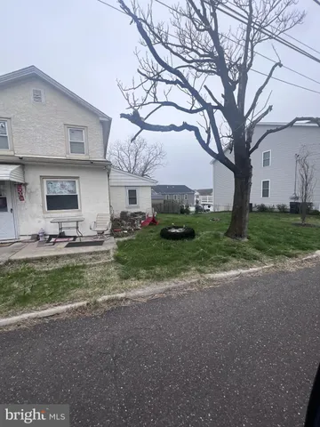 $320,000 | 21 Grant Street, Phoenixville, PA 19460