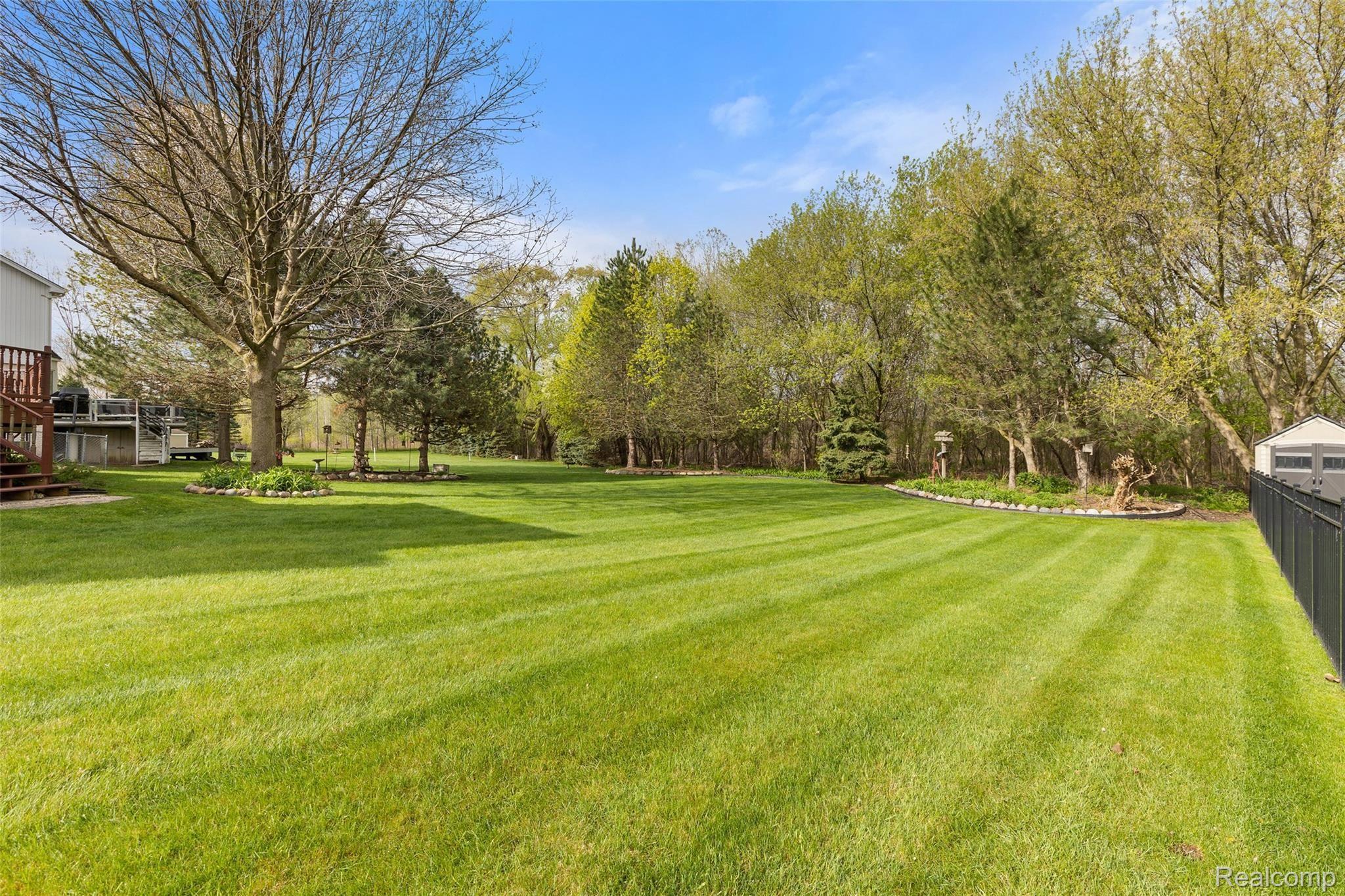 49869 Riverside Drive Macomb, MI 48044 - Photo 17 of 58 49869 Riverside Dr-16.jpg
