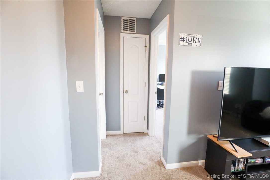 3939 Shepherds Run Jeffersonville, IN 47130 - Photo 20 of 32