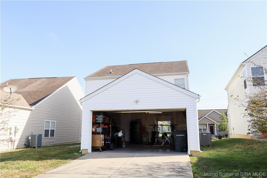 3939 Shepherds Run Jeffersonville, IN 47130 - Photo 2 of 32