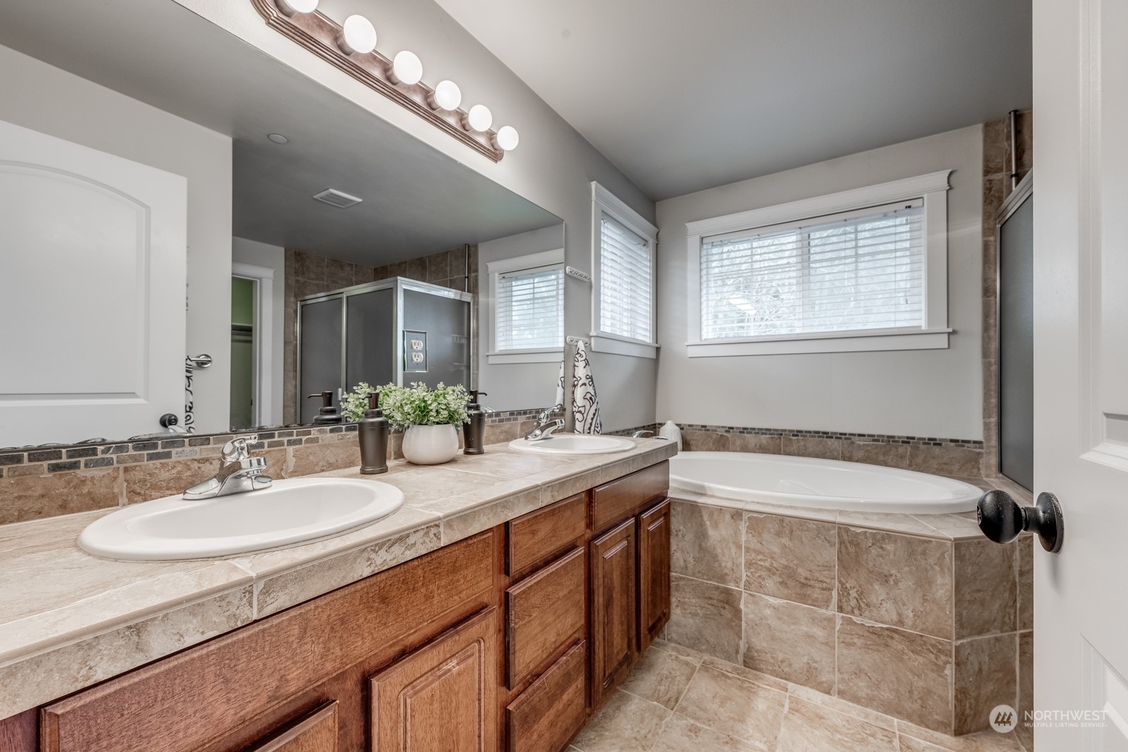 22529 9th Drive Southeast Bothell, WA 98021 - Photo 18 of 40 Gallery Image 18