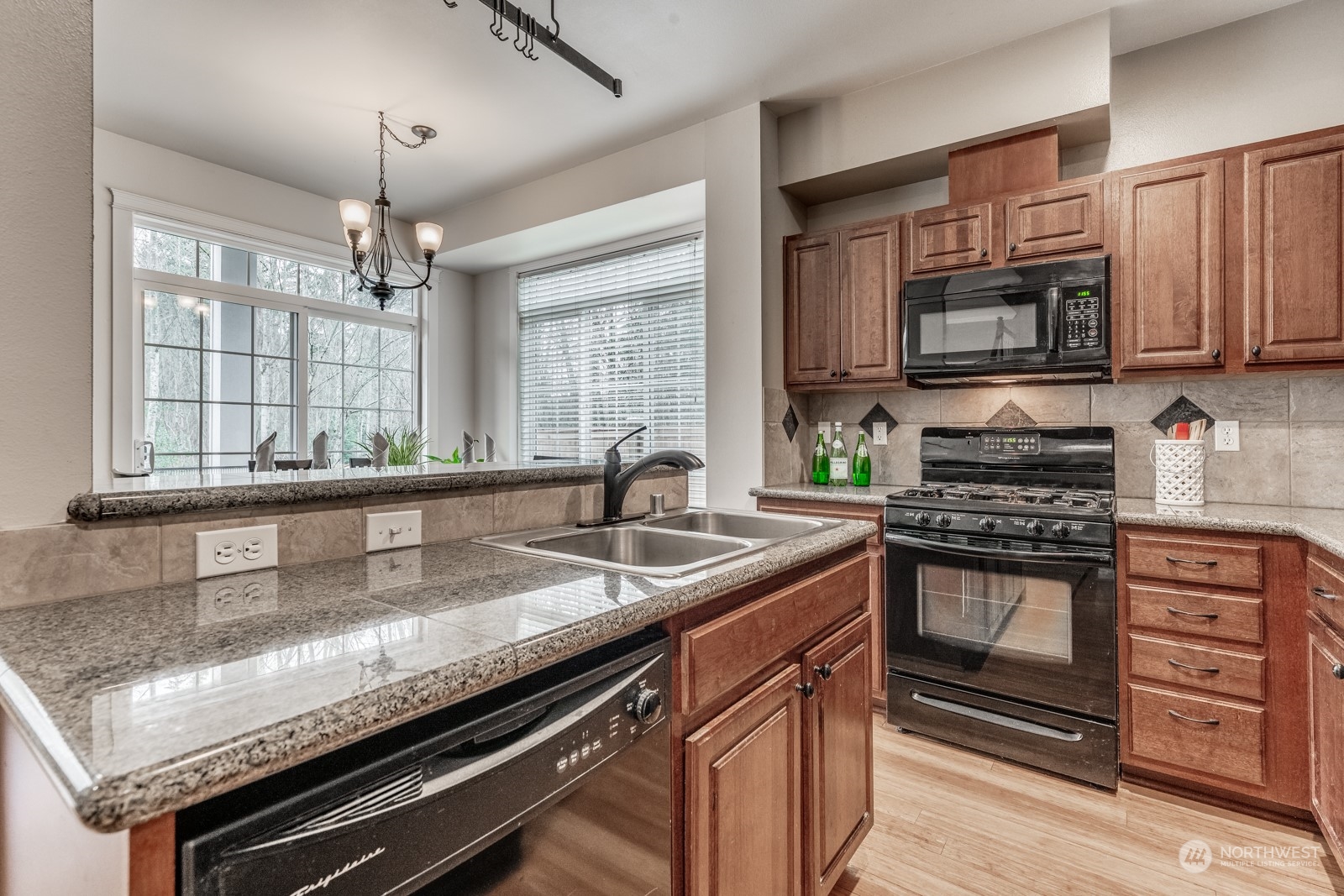 22529 9th Drive Southeast Bothell, WA 98021 - Photo 5 of 40 Gallery Image 5