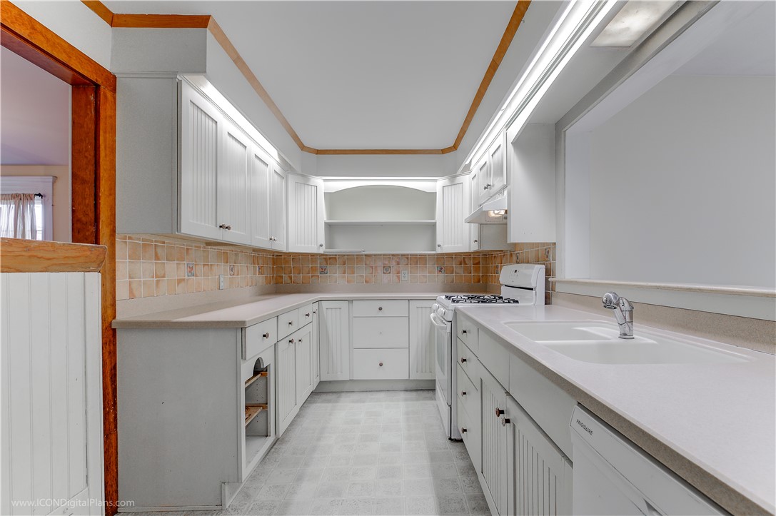 4168 Main Road Tiverton, RI 02878 - Photo 9 of 30 Kitchen