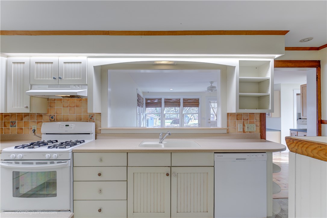 4168 Main Road Tiverton, RI 02878 - Photo 10 of 30 Kitchen