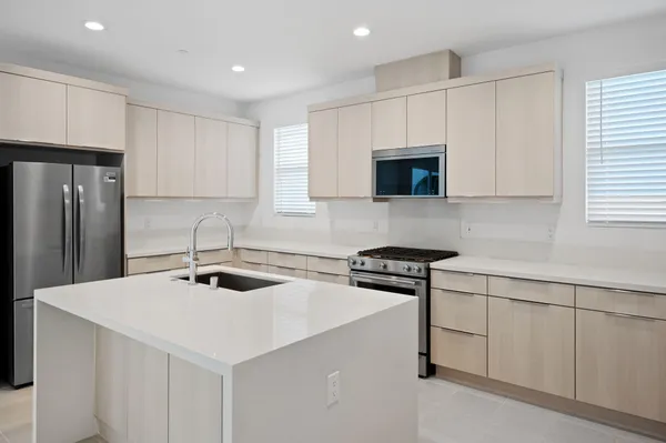 $3,250 | 75165 Aldrich Drive, Palm Desert, CA 92211