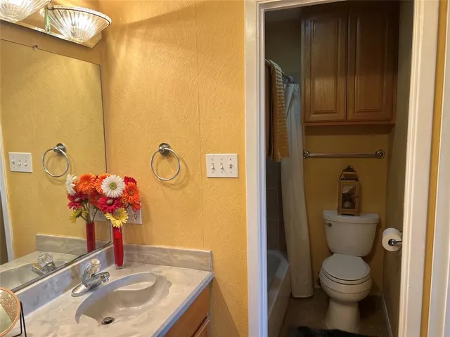 $409,900 | 696 Harbor Drive North, Azle, TX 76020